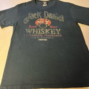 Medium vintage jack daniels distillery tshirt